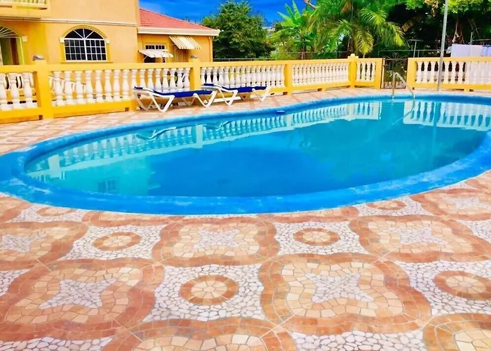Eagle's Nest Guest house Montego Bay